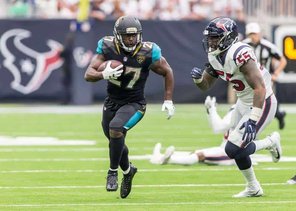 Fantasy Football: Wild Card Weekend Matchups – Sunday week 11 touches leaders