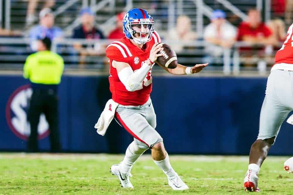 College Fantasy Football: Buying and Selling 2018 Transfer Players transfer players