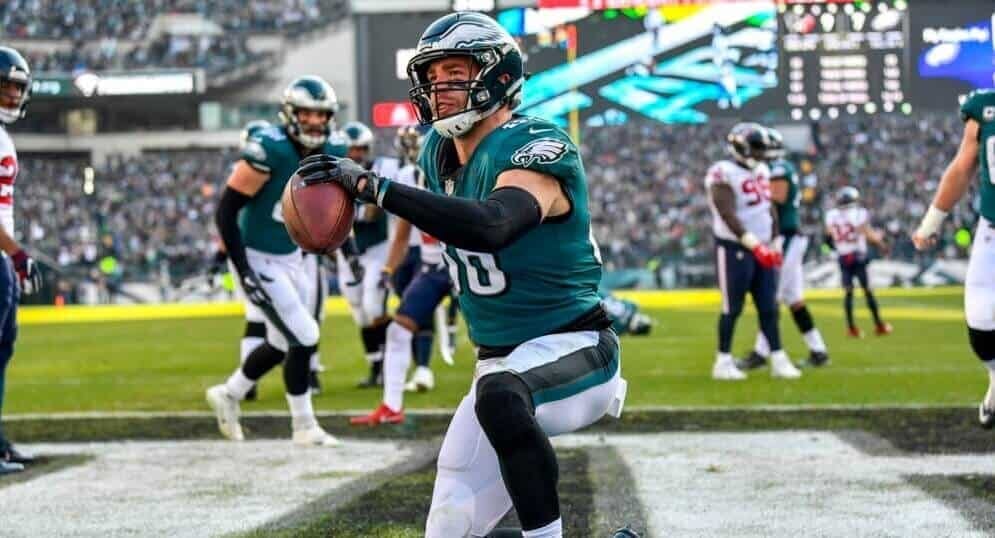 Dynasty Fantasy Football: Zach Ertz, When to Hold and When to Fold Zach Ertz Week 4 Starts and Sits