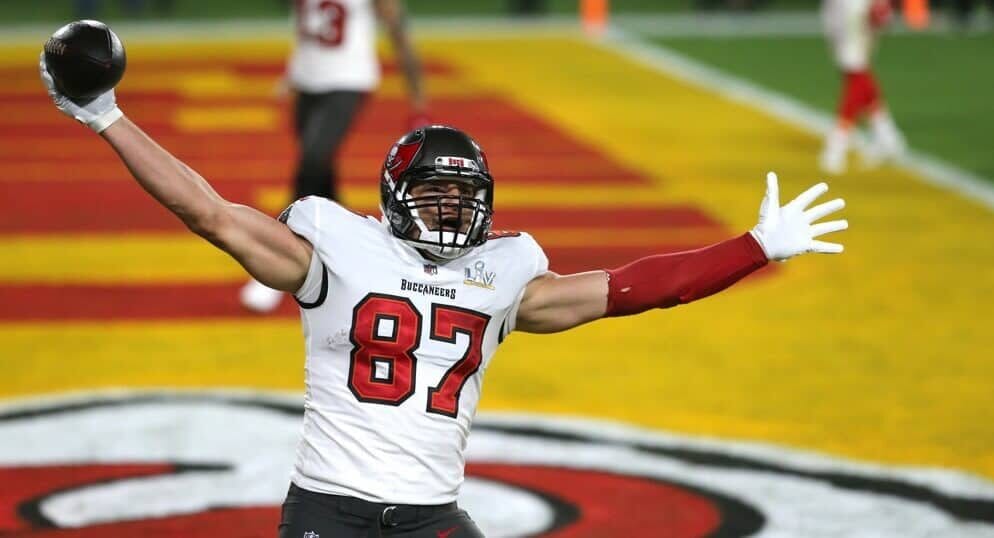Free Agent Tight Ends Impact on 2022 Fantasy Football Rob Gronkowski Week 13 Tight End Rankings