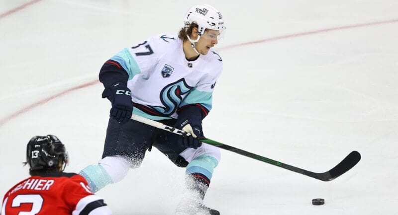 Fantasy Hockey Waiver Wire for NHL Week 8 Yanni Gourde Fantasy Hockey Waiver Wire