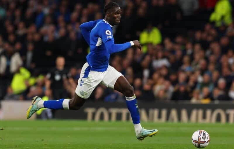 Draft Premier League: Gameweek 25 Start and Sit Amadou Onana Gameweek 25 Start and Sit Fantasy EPL