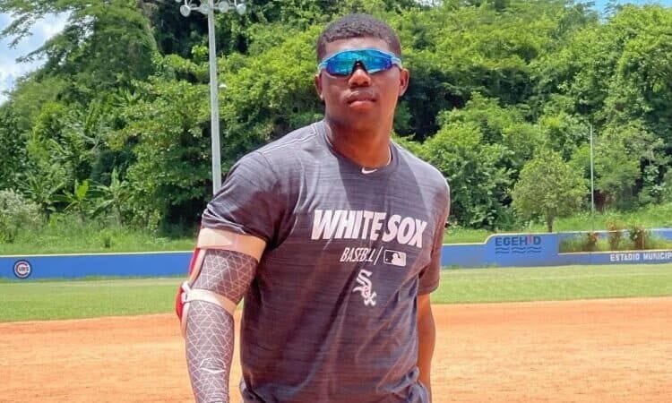 10 Outfield Prospects To Target Now Oscar Colas Outfield Prospects