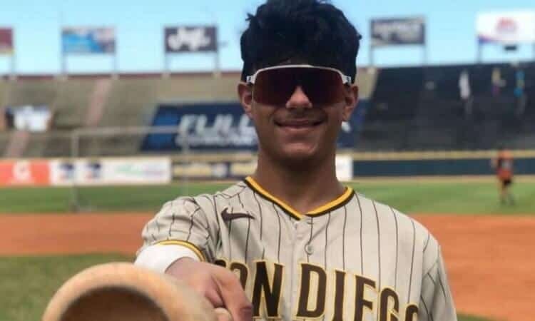 Dynasty Baseball Buys and Sells: Hinds Sight Ethan Salas Top 50 International Prospect Rankings