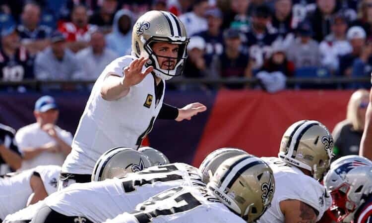 Derek Carr Week 14 quarterback sleepers