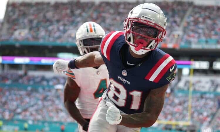Dynasty Football Trade Deadline: Three Targets for 2024 Demario Douglas Week 13 Waiver Wire