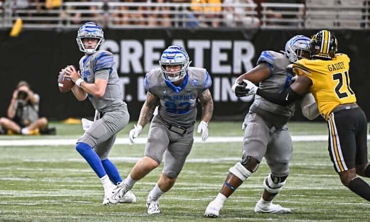 College Fantasy Football Cheat Sheet: Sleepers for Week 13 Seth Henigan College Fantasy Football Sleepers