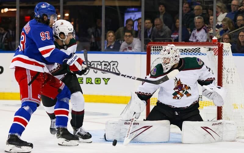 Slappers and Bangers: Fantasy Hockey Breakout Holiday Special Connor Ingram Fantasy Hockey Week in Review