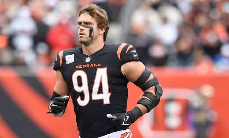 IDP Stock Market: Week 12 Sam Hubbard Week 12 IDP Stock Market Fantasy Football
