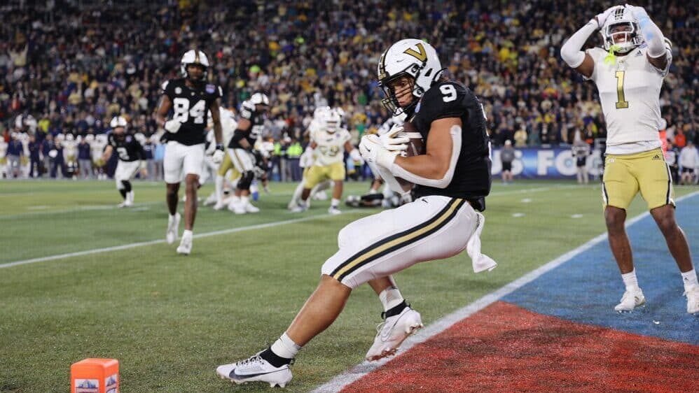 2025 College Fantasy Football Tight End Profiles Eli Stowers College Fantasy Football Tight End Profiles