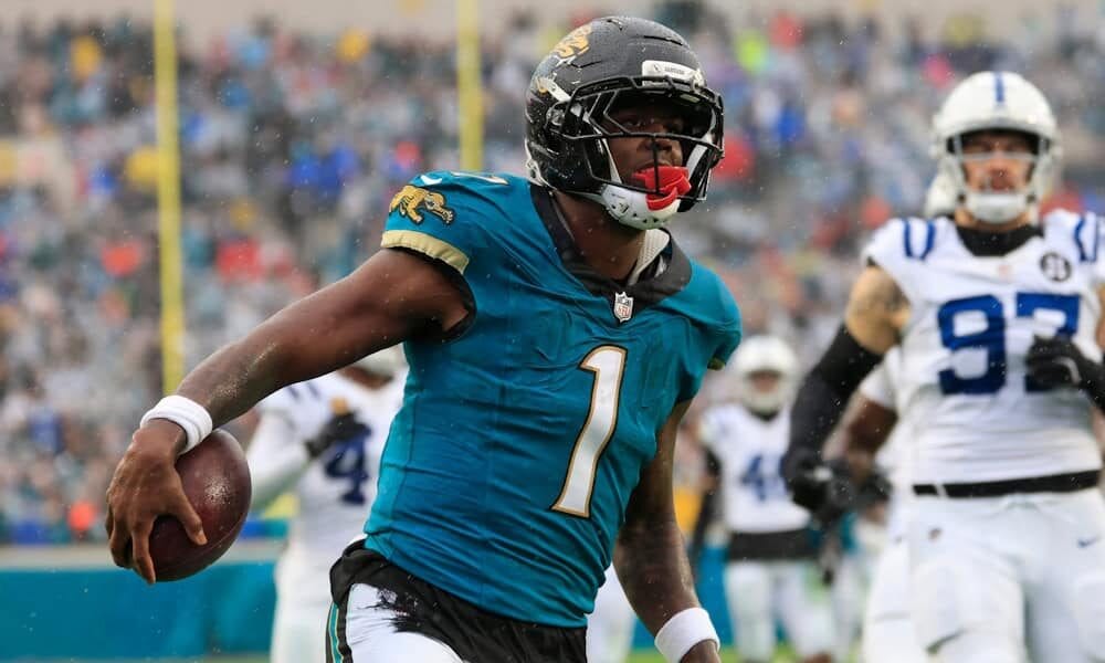 Travis Ettiene Jr. Week 16 RB Rankings
